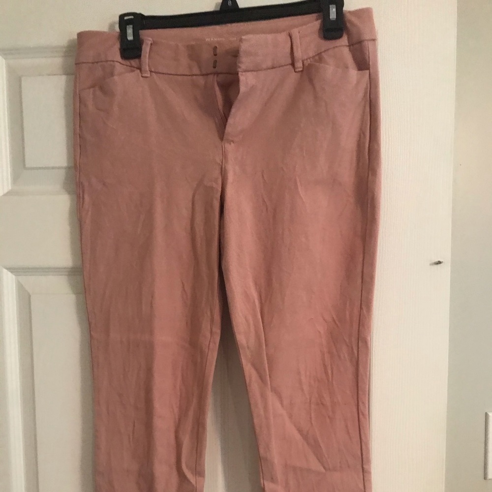 Old navy pink pixie cropped pants